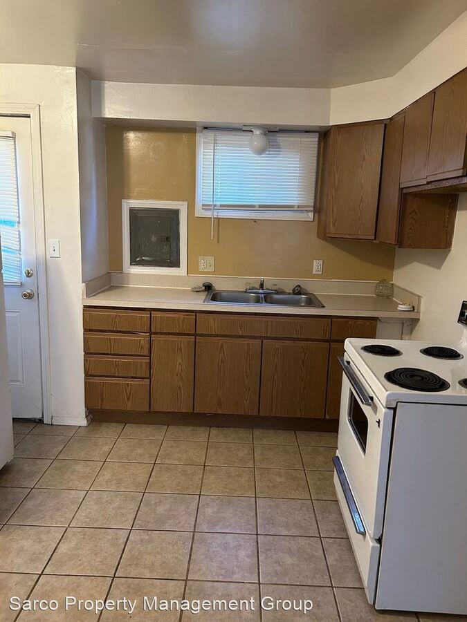 20 Crescent Dr Struthers, OH House for Rent Rentable