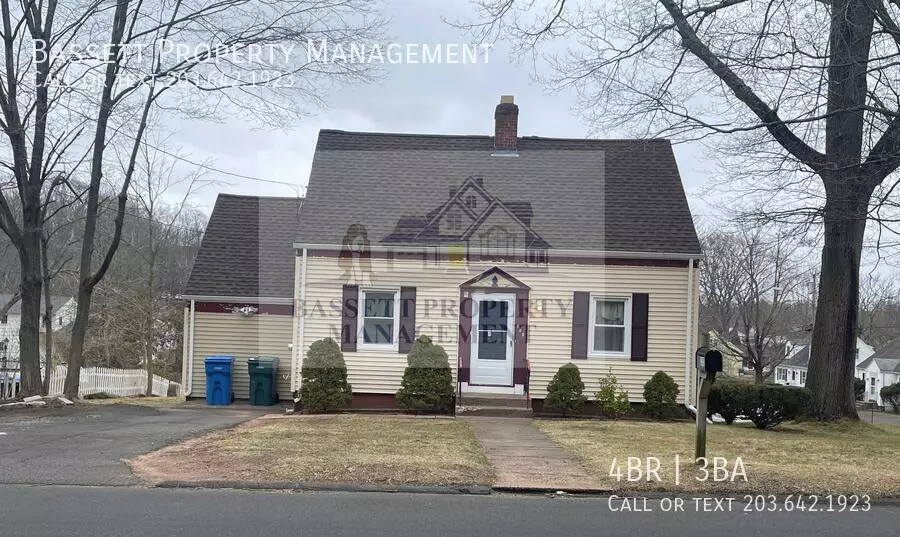 135 Evergreen Ave House for rent in Hamden, CT