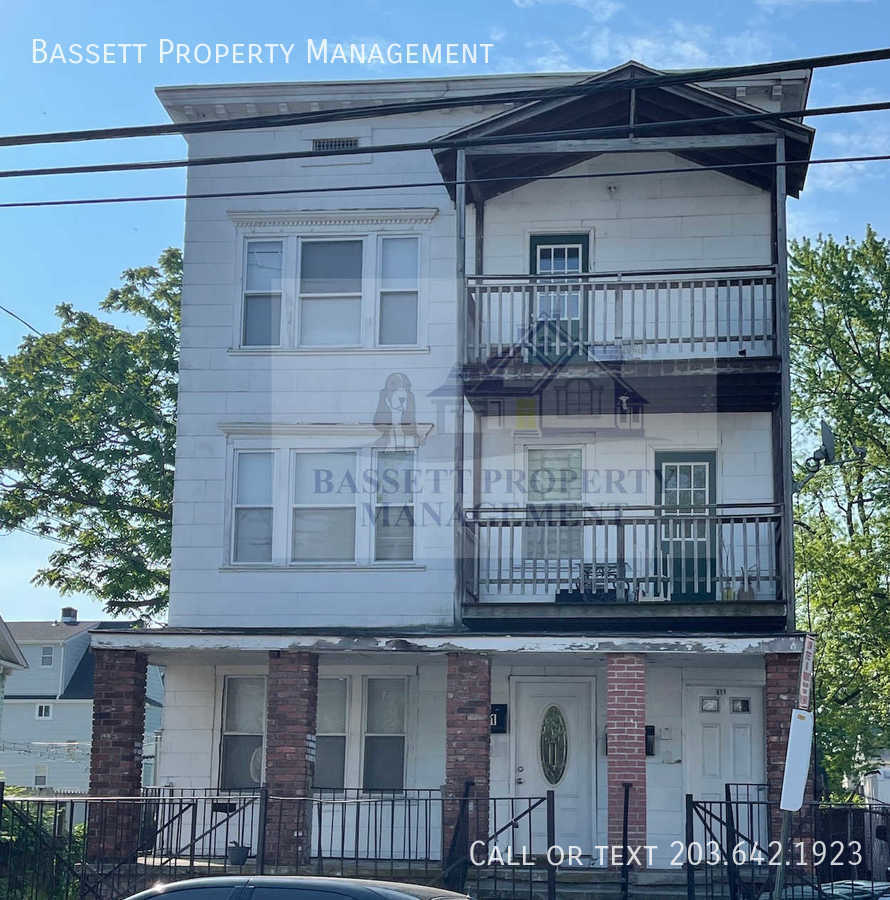 909911 Maplewood Ave Bridgeport, CT Apartment for Rent