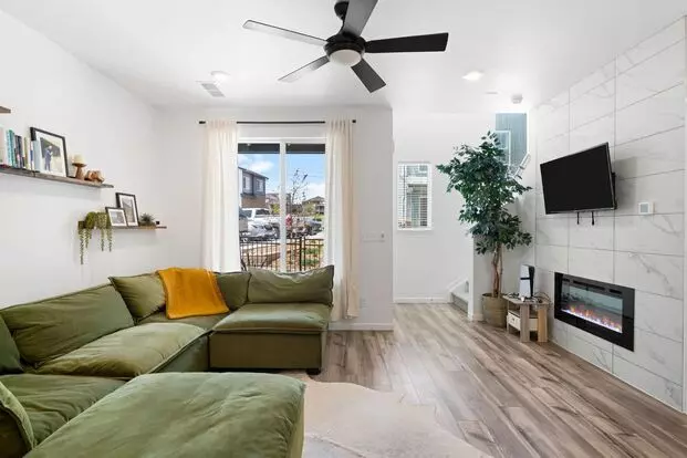 Modern 3bd, 2.5ba Castle Pines Townhome With 2-car Garage Apartment for rent in Castle Pines, CO
