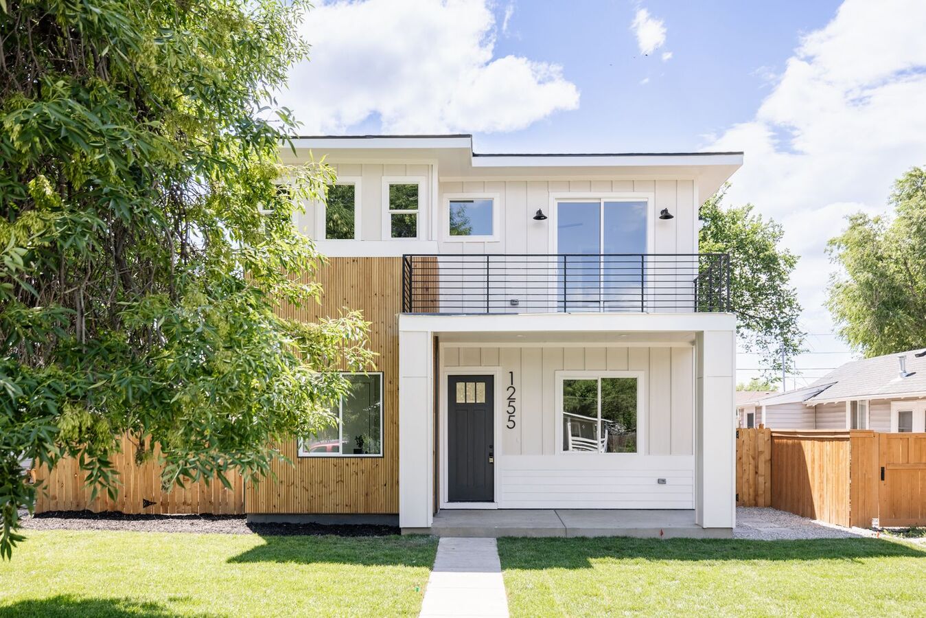 Lux 4bd, 3ba Home With 2-car Garage And Backyard Apartments Denver, CO