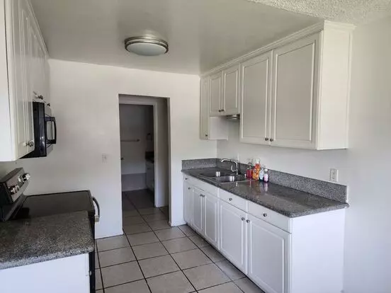 545 E Rue Royale Apartment for rent in Covina, CA
