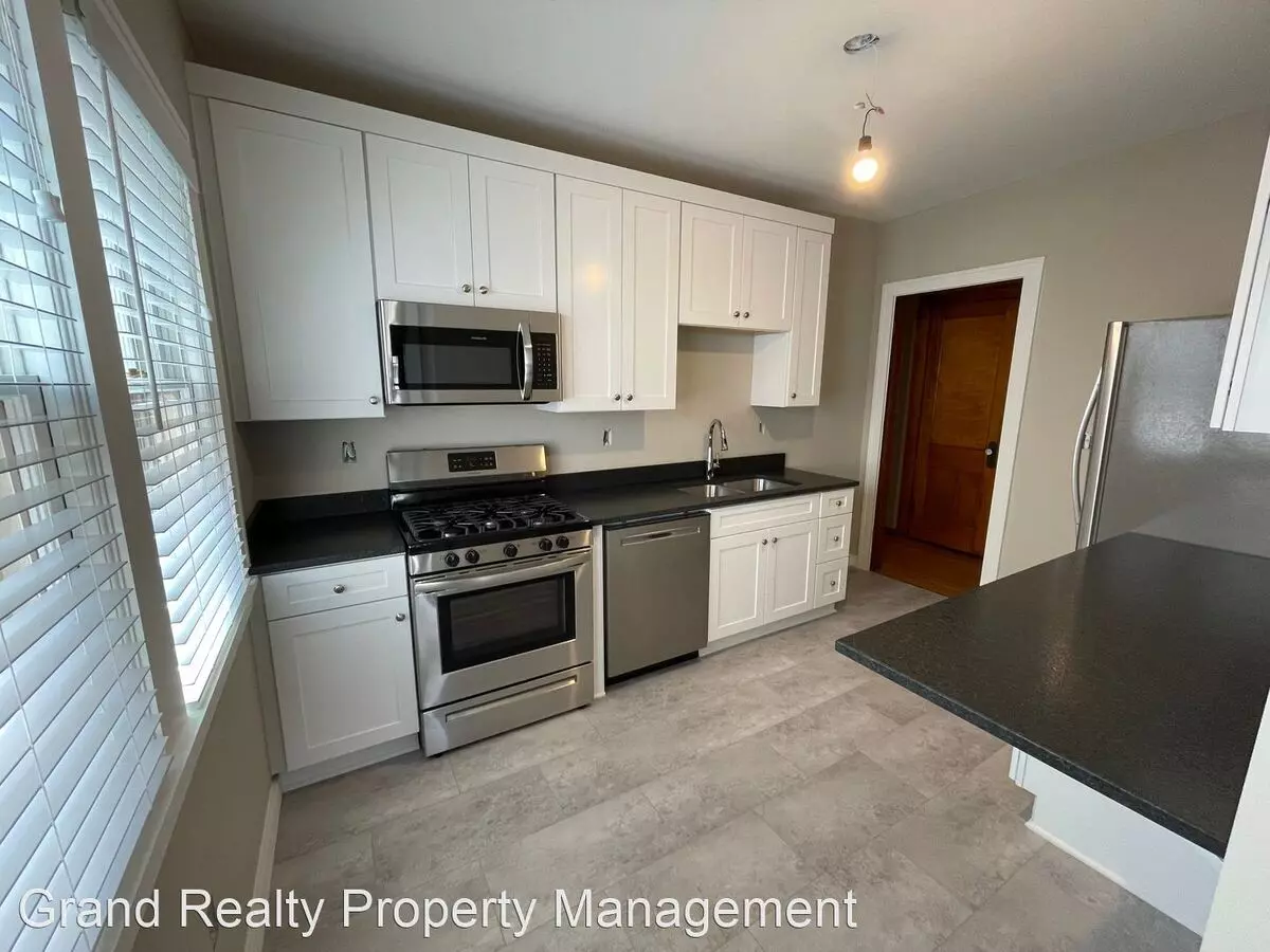 968 Goodrich Ave Apartment for rent in St Paul, MN