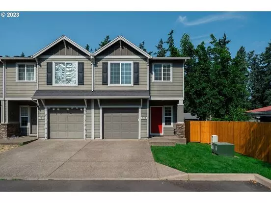 Stunning Townhouse In Canby- 3 Bed / 2.5 Bath , Garage, Ac Apartment for rent in Canby, OR