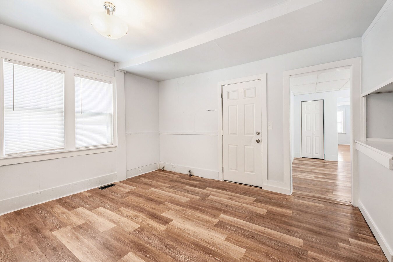 208 Lexington Updated 3 bedroom Apartments Grand Rapids, MI