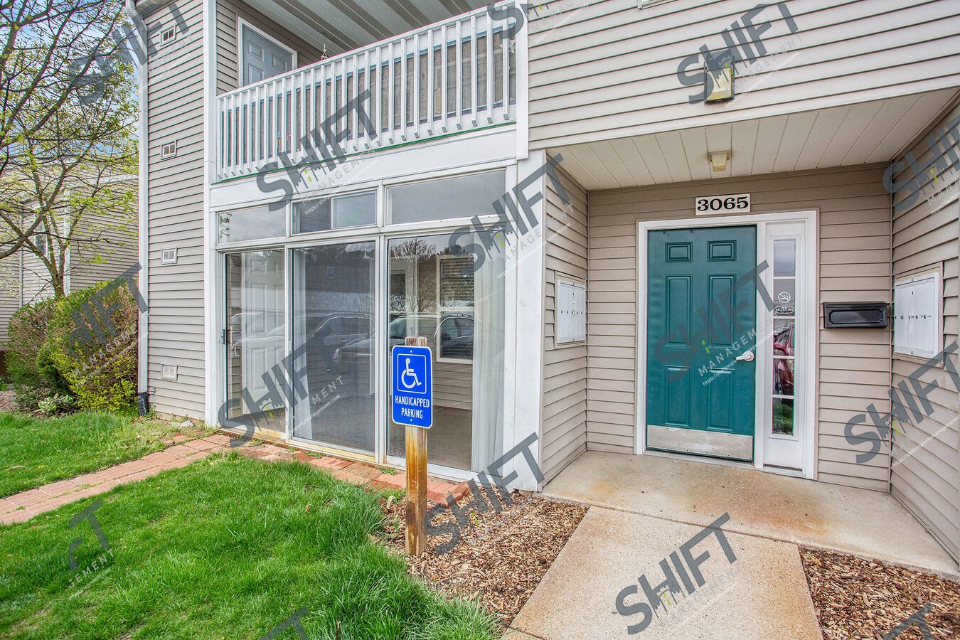 3065 Poplar Creek Updated Condo Apartments Kentwood, MI