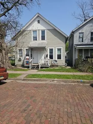 1220 W 5th St Apartment for rent in Davenport, IA