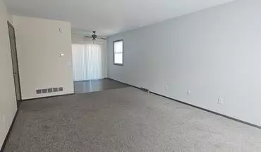 3 of 8 3367 Hillandale Rd. &amp; 2931 W 34th St. Apartment for rent in Davenport, IA