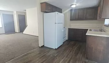 4 of 8 3367 Hillandale Rd. &amp; 2931 W 34th St. Apartment for rent in Davenport, IA
