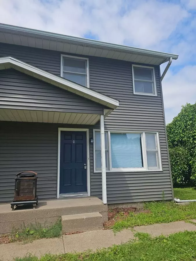 3367 Hillandale Rd. &amp; 2931 W 34th St. Apartment for rent in Davenport, IA