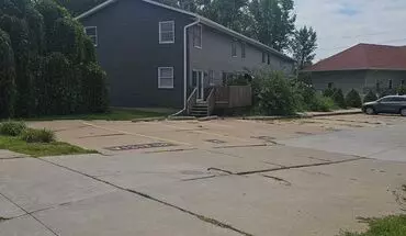 2 of 8 3367 Hillandale Rd. &amp; 2931 W 34th St. Apartment for rent in Davenport, IA