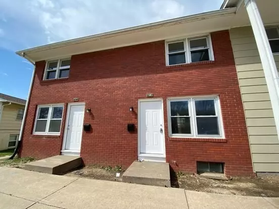 2704-2712 Magnolia Dr Apartment for rent in Bettendorf, IA