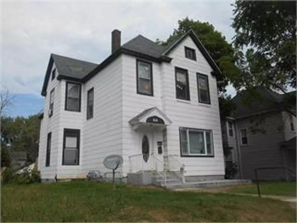 616 W 14th St Apartment for rent in Davenport, IA