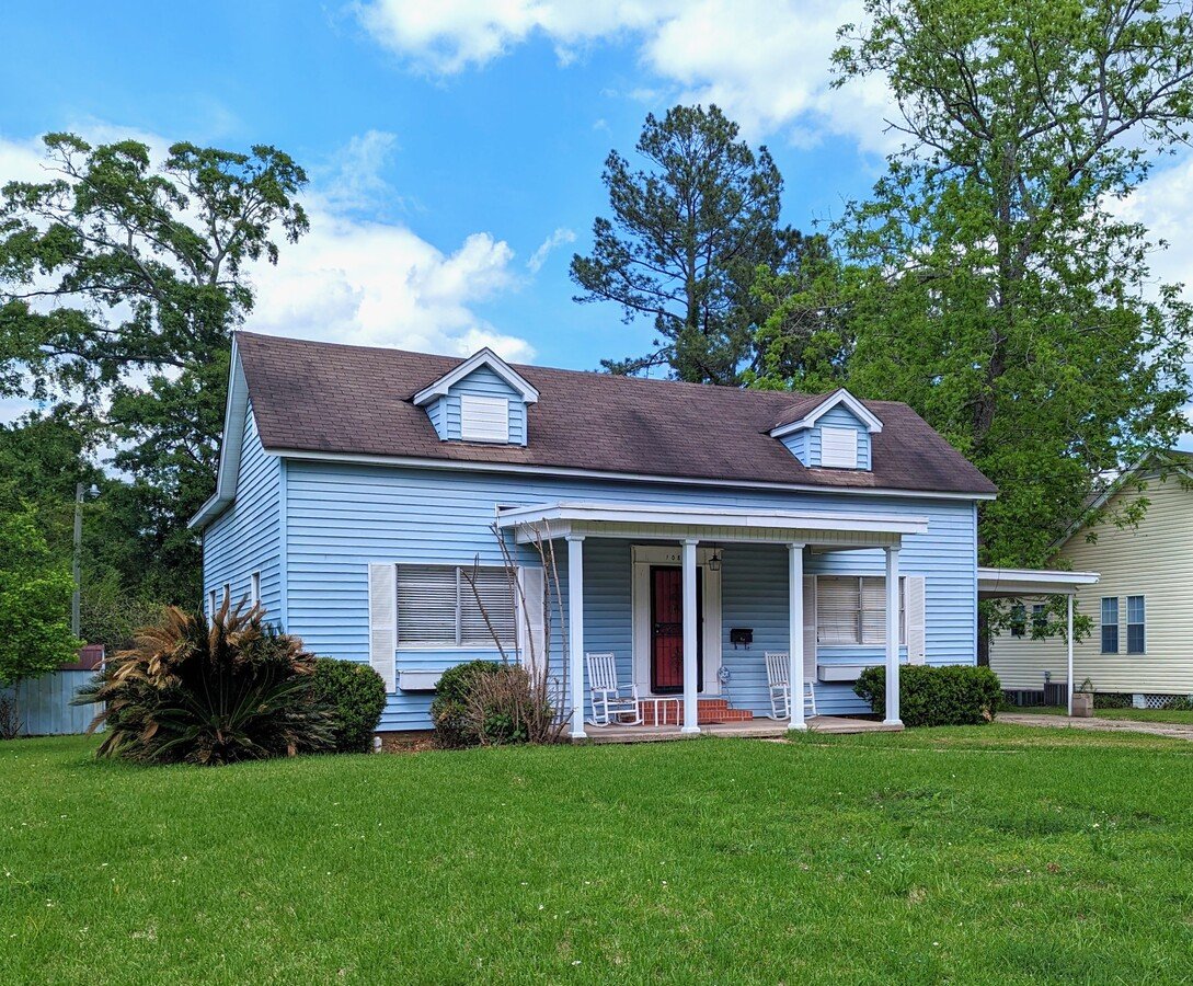 108 Conti 3Bd Cottage In The Heart Of... Apartments Hattiesburg, MS