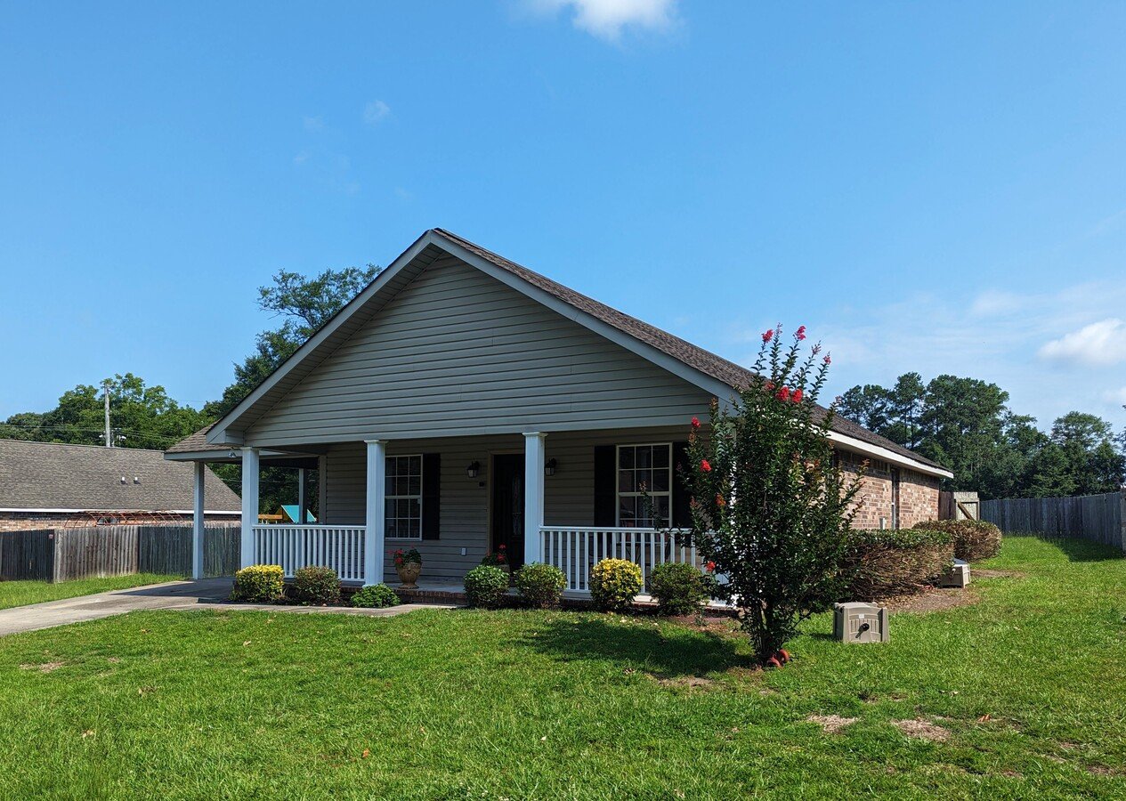 10 Sistrunk Ln 3bd/2ba Oak Grove Home On Quiet... Apartments