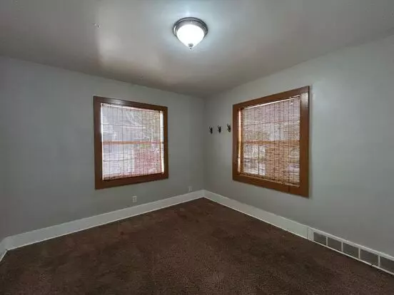 Charming 2-bedroom, 1-bathroom Home With Garage & Basement – 1717 Roys Ave, Elkhart, In – $1,100/month Apartment for rent in Elkhart, IN