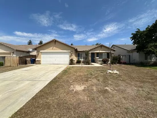 3 Bed, 2 Bath Home With Spacious Backyard! Apartment for rent in Bakersfield, CA 3 Bed, 2 Bath Home With Spacious Backyard! Apartment for rent in Bakersfield, CA