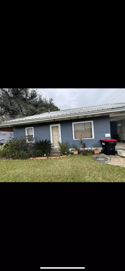 241 N Pine St House for rent in Lafayette, LA