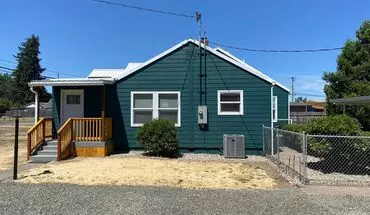 4 of 31 Gorgeous Fully Remodeled Three Bedroom Home On Large Lot With Covered Patio! House for rent in Lebanon, OR