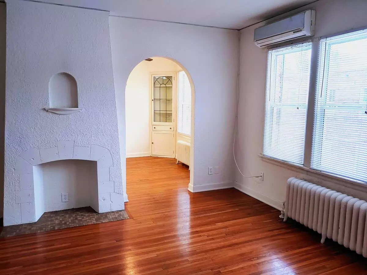 2817 Xerxes Ave S Apartment for rent in Minneapolis, MN