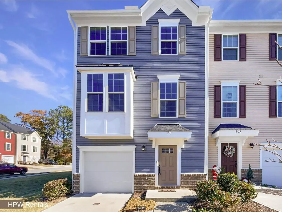 3-story End Unit Townhome With 3 Beds, 3 Baths In Prime Fuquay-varina Location – Arnold Place Drive House for rent in Fuquay Varina, NC