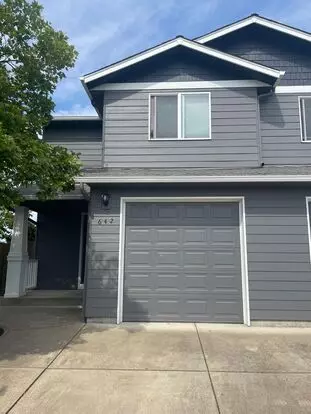 640-642 Broad St Monmouth, Or 97351 Apartment for rent in Monmouth, OR