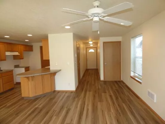 261-263 Gwinn St Monmouth, Or 97351 Apartment for rent in Monmouth, OR