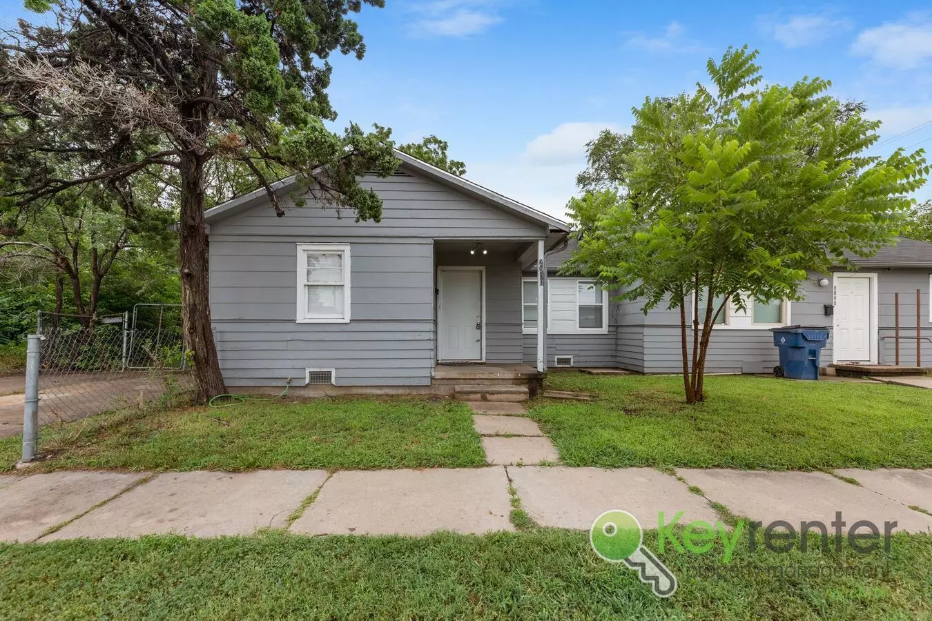 E Elm St Triplex Apartment for rent in Wichita, KS