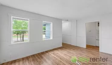 4 of 13 E Elm St Triplex Apartment for rent in Wichita, KS