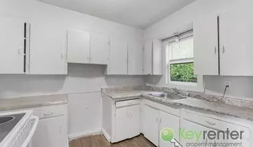 5 of 13 E Elm St Triplex Apartment for rent in Wichita, KS