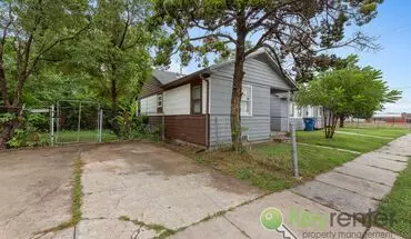 2 of 13 E Elm St Triplex Apartment for rent in Wichita, KS