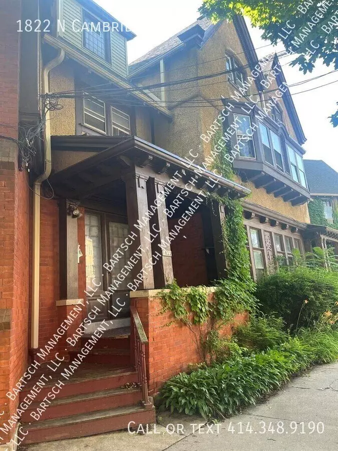 1822 N Cambridge Ave Apartment for rent in Milwaukee, WI