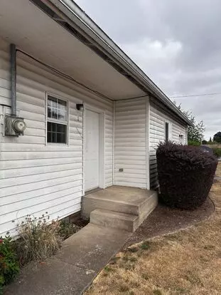 1033 Main St E Apartment for rent in Monmouth, OR