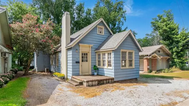 Adorable Cottage Just Steps From Lsu's Campus And The Lakes! Apartment for rent in Baton Rouge, LA