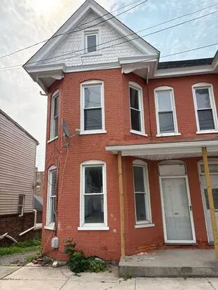 13-15 Cleveland Ave Apartment for rent in Waynesboro, PA
