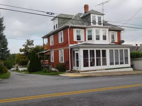 408-410 Fairview Ave Apartment for rent in Waynesboro, PA