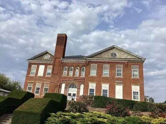 217 W North St Apartment for rent in Waynesboro, PA