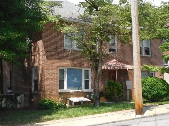 208 N Potomac St Apartment for rent in Waynesboro, PA