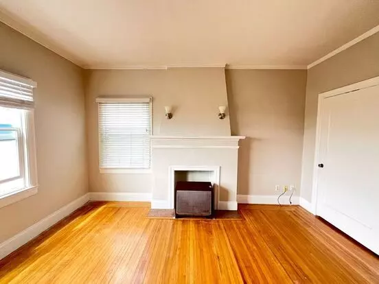 827 Warfield Ave Apartment for rent in Oakland, CA