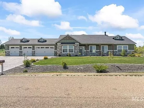 Beautiful 4/3 On Timberstone Golf Course Apartment for rent in Caldwell, ID