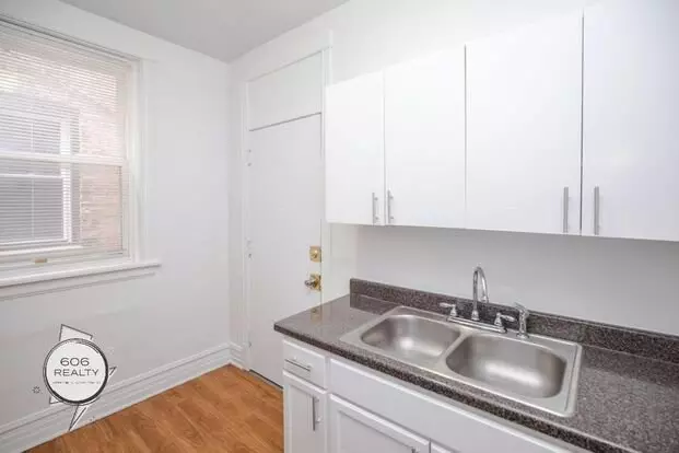 Marquette Park Apartment! Apartment for rent in Chicago, IL
