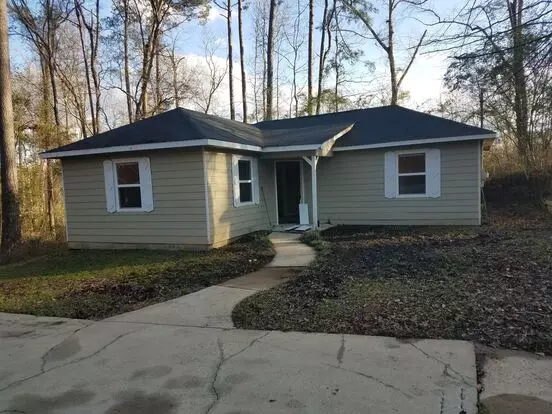 2045 Lee Rd. 235 - Smith&#39;s Station Duplexes Apartment for rent in Smith Station, AL
