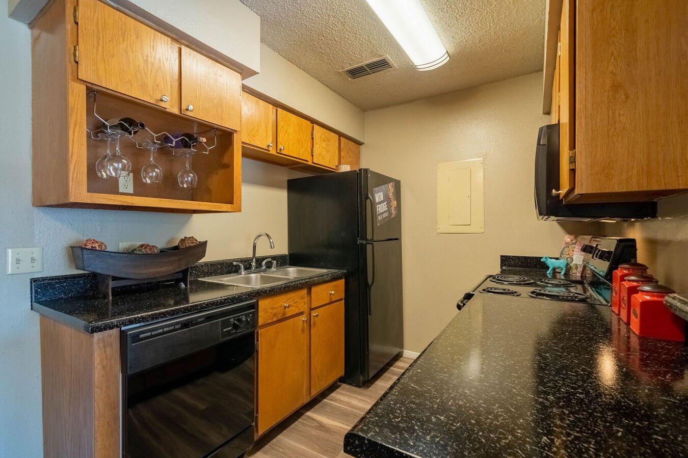 District West Apartments 2102 W Loop Lubbock, TX Rentable