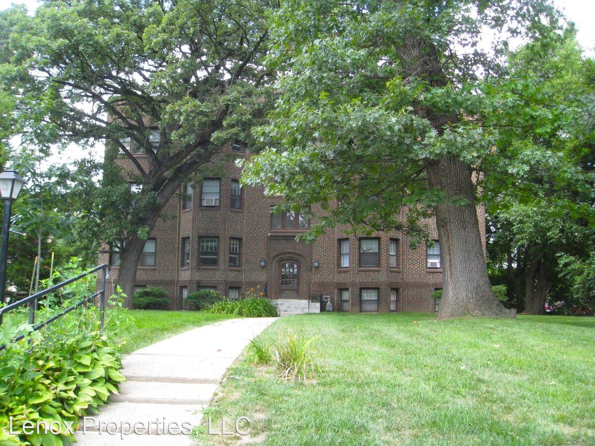 Greenwood Apartments 4215 Grand Ave Des Moines, IA