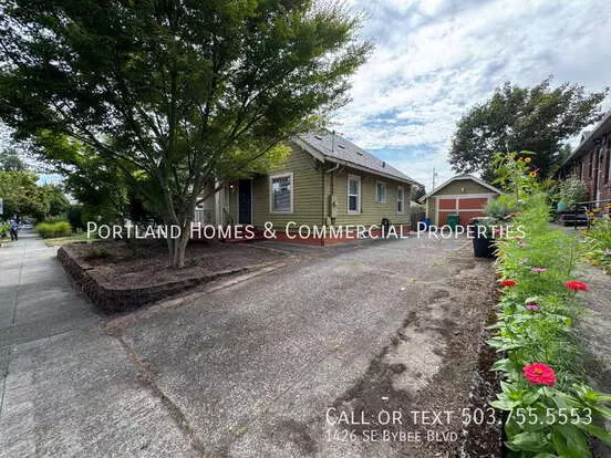 1426 SE Bybee Blvd Apartment for rent in Portland, OR