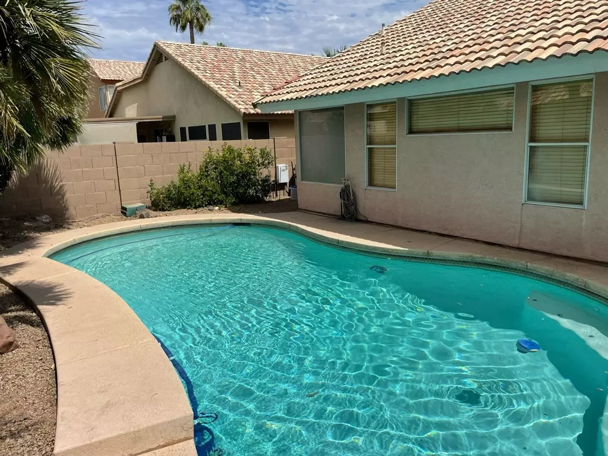 3 Car Garage & Pool House for rent in Avondale, AZ