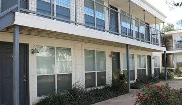 2 of 32 Carillon Apartments Apartment for rent in Dallas, TX