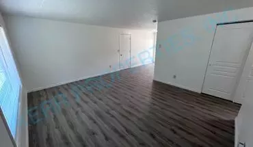 2 of 15 29 SE 134Th Pl Apartment for rent in Portland, OR