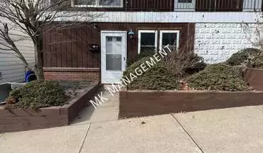 3 of 18 1004 S Webster Ave Apartment for rent in Scranton, PA