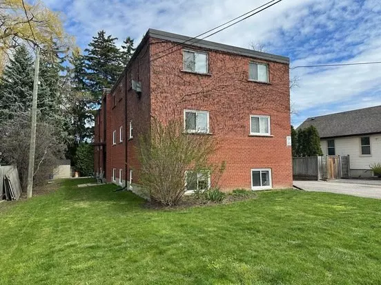 315 Kent St Apartment for rent in Whitby, ON